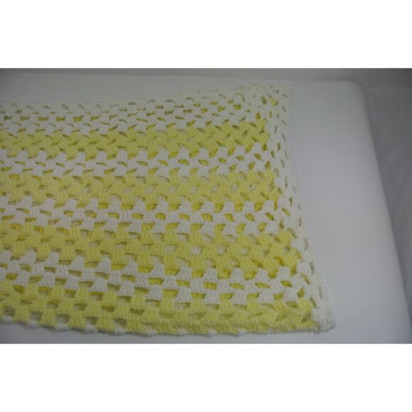 Knitted Baby Blanket Lot of 2 Handmade Crochet White & Yellow 32 x 28 & 43 x 34" - Picture 4 of 8